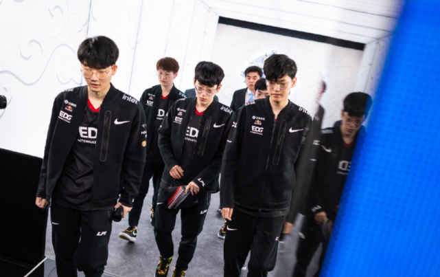 一场精彩比 一场精彩比