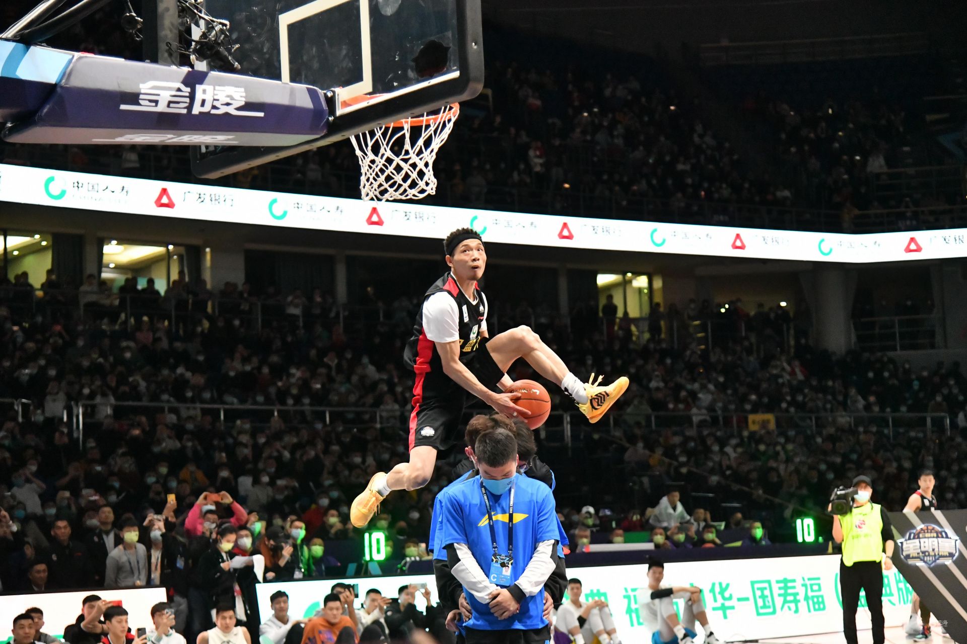 它传达了足 它传达了足